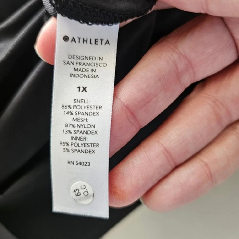 NWT Athleta Hustle 3